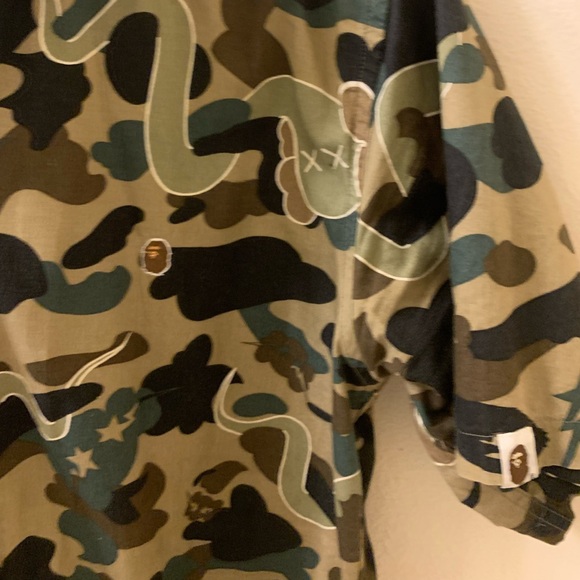 Bape x kaws button up 08 release - Picture 3 of 4
